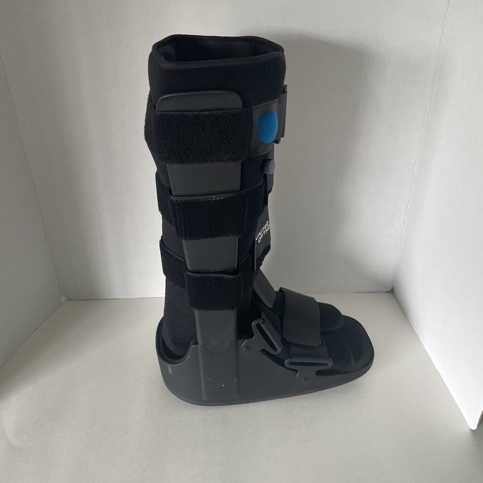 United Ortho Air Cam Walker Fracture Boot Unisex Medium Black Adjustable 14107