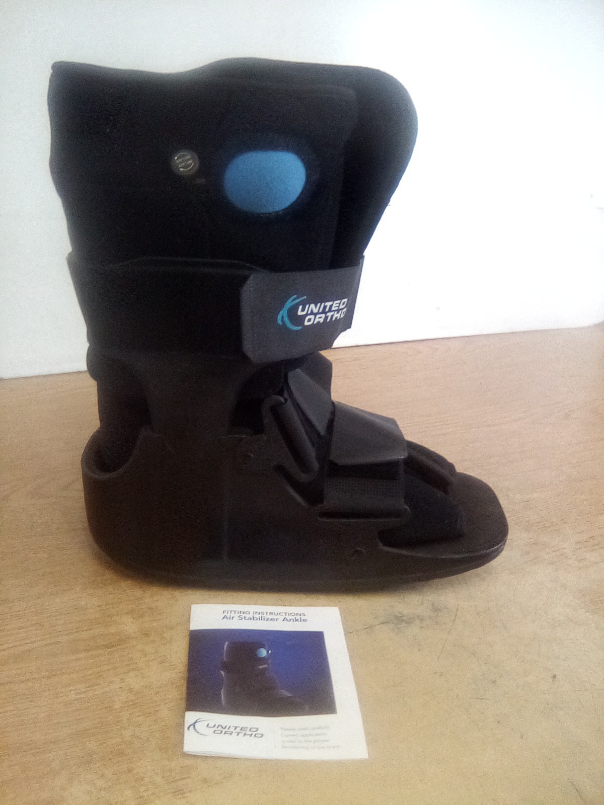 United Ortho Air Stabilizer Ankle Fracture Boot Medium, Black