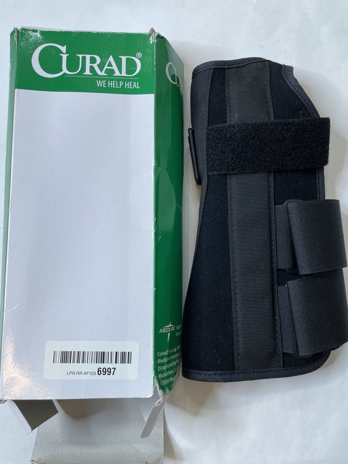 Curad We Help Heal – Wrist & Forearm Splint – Medium, Right Wrist – Open Box