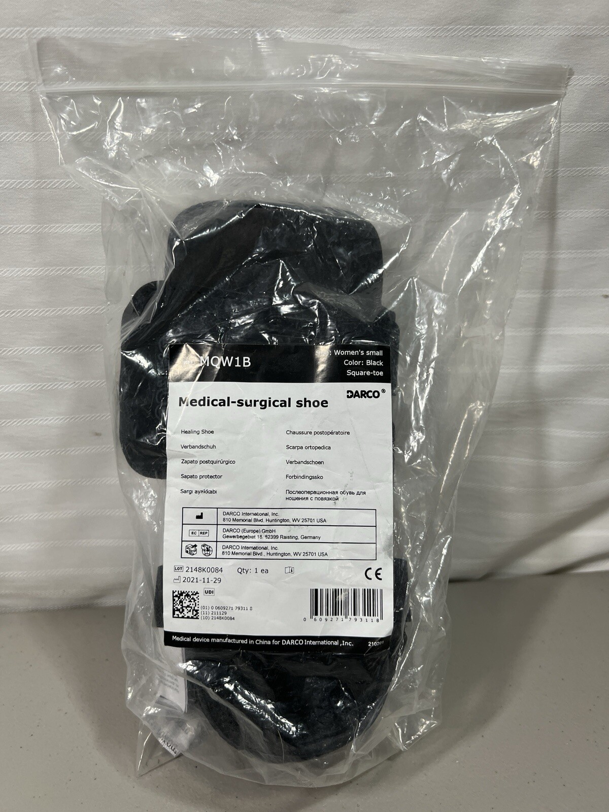 NEW DARCO Women’s SMALL Square Toe Black Medical Surgical 9.75” Shoe-MQW1B