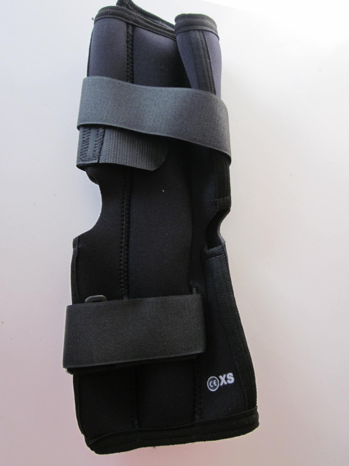 Breg 11211 Economy Hinge Knee, Neoprene, Open Back, Wraparound Size XS