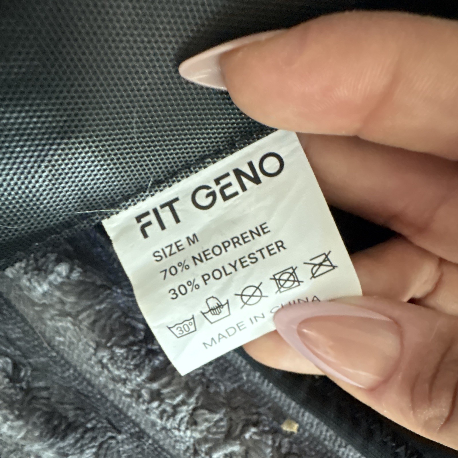 FIT GENO Adjustable Back & Shoulder Brace Stabilization Compression M Black.