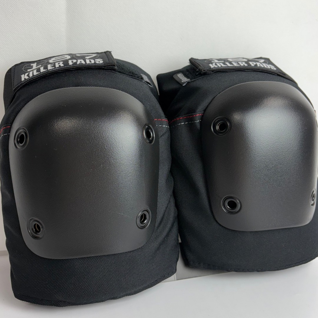187 Fly Knee pads Black *Minor Surface Cracks* – NEW FREE SHIPPING AUS
