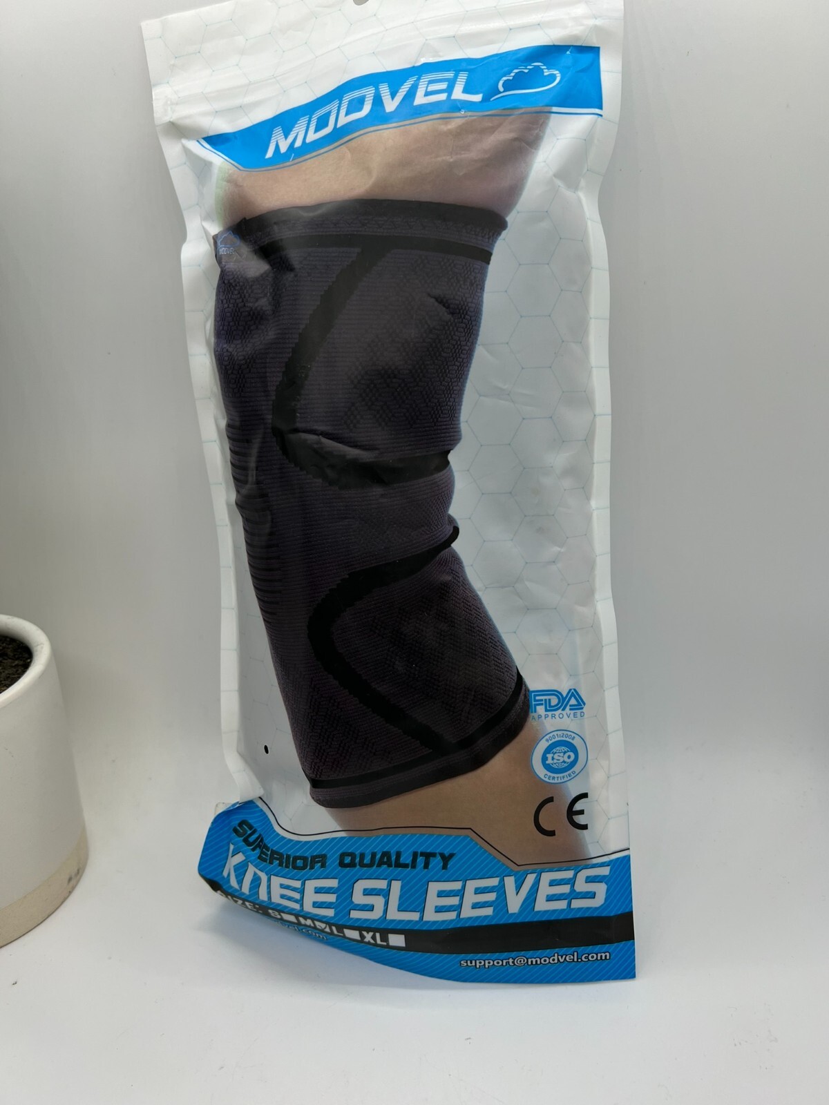 1x Modvel Compression Knee Brace, Knee Support Sleeve Size Medium Black