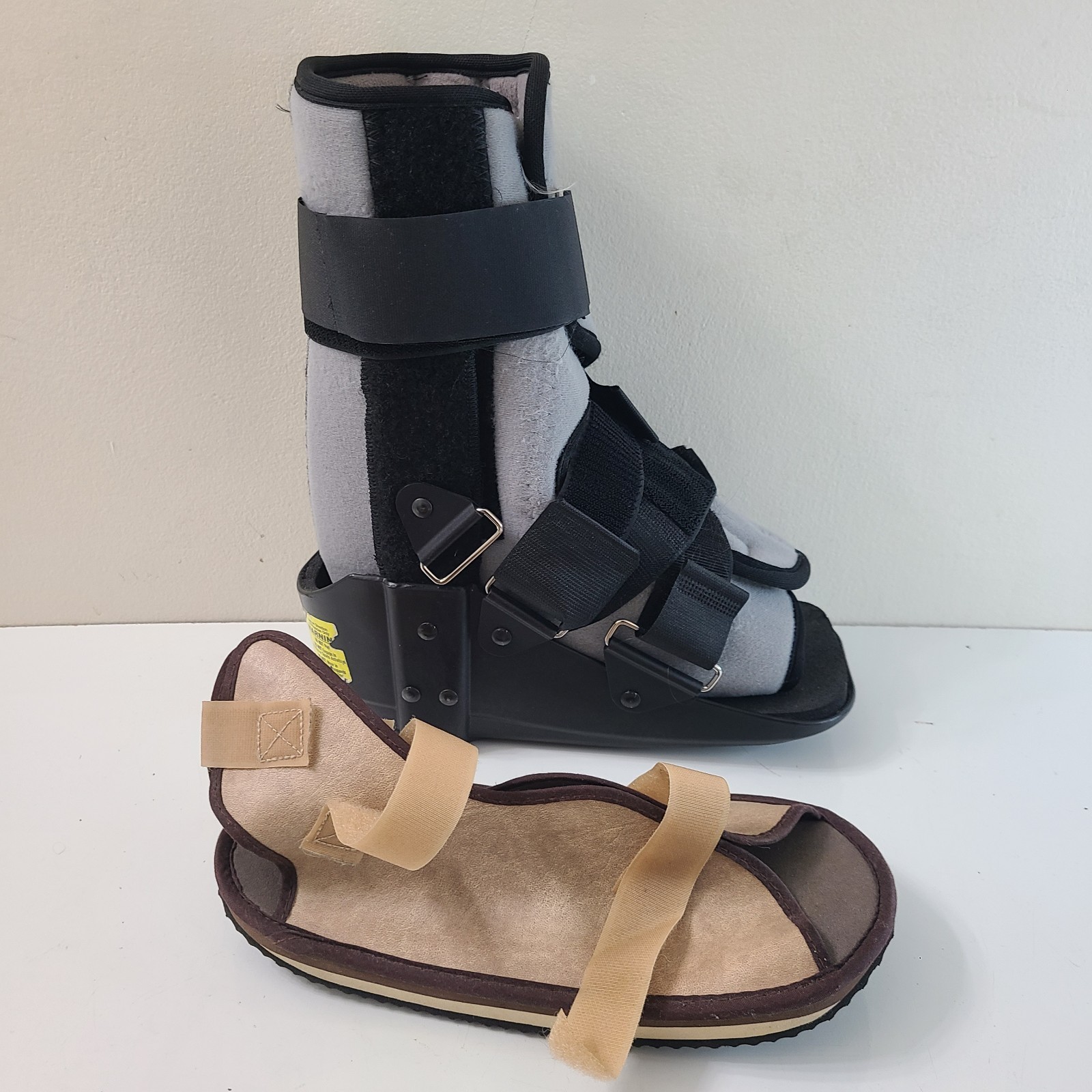 Steplite Easy Air Pneumatic Ankle Walker Brace & Post-Op Shoe Black Beige Medium
