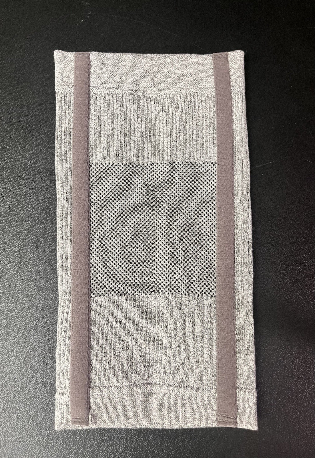 Incrediwear Knee Sleeve XXL Grey Compression Brace – Used Good Conditions