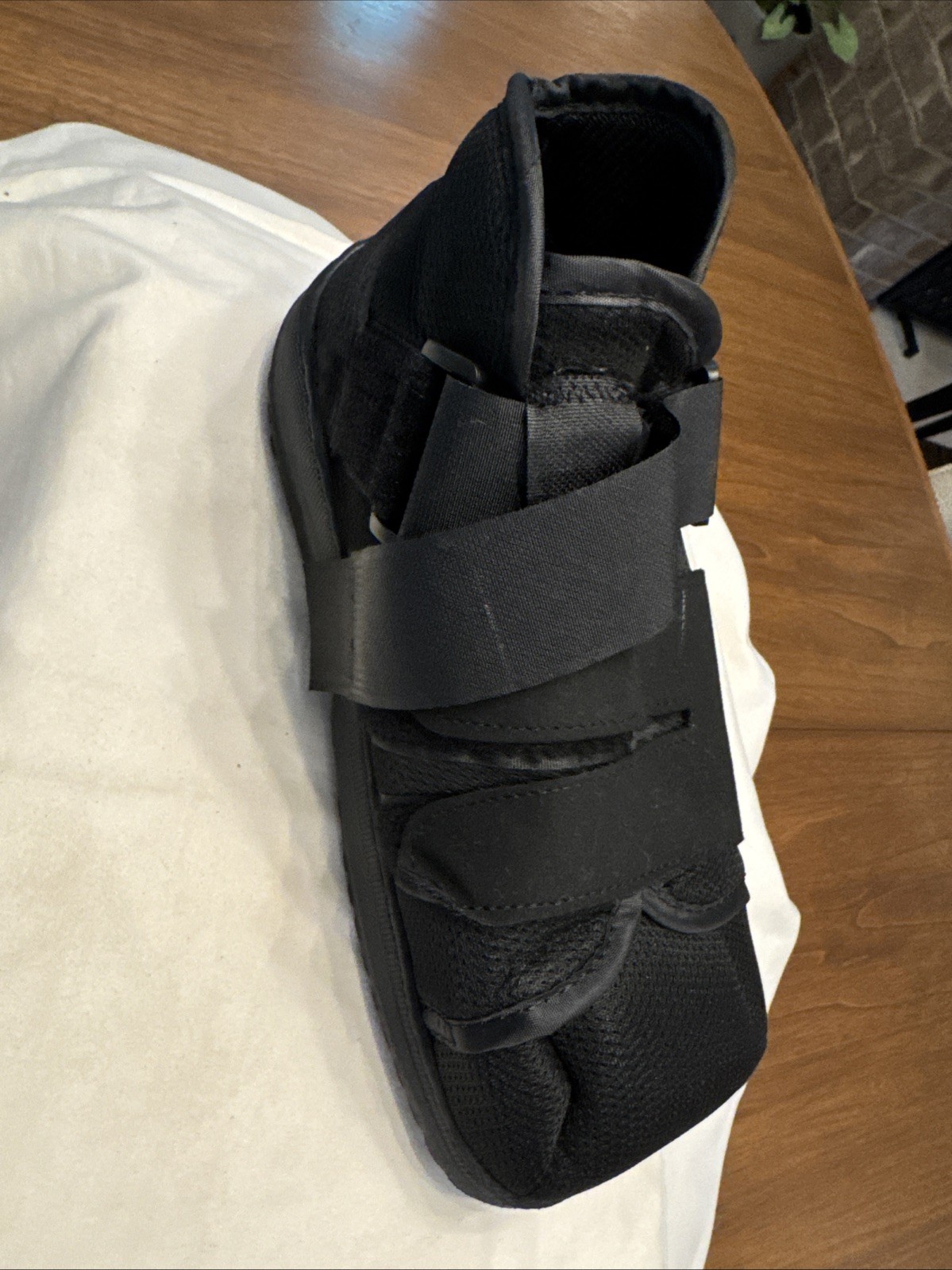 BraceAbility Closed Toe Medical Walking Shoe – Lightweight Cast Boot