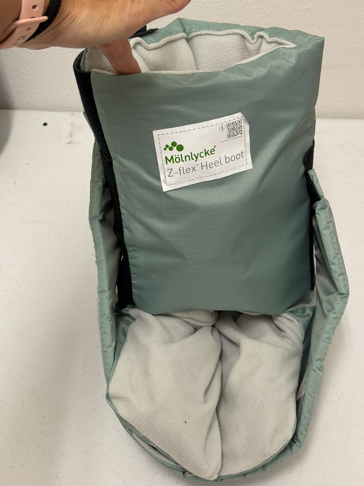 Molnlycke Z-Flex Fluidized Heel Boot – Brand New in Bag – 1400123