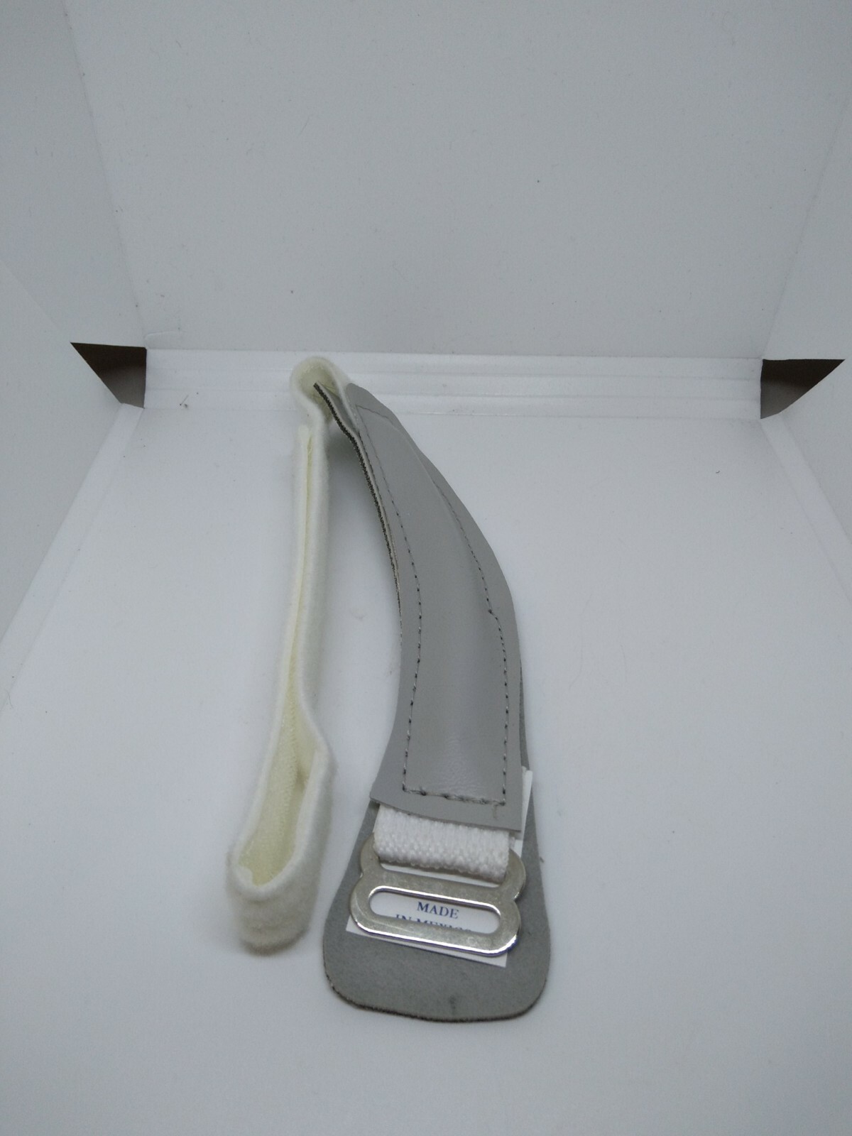 Authentic Bell-Horn One Size Universal Knee Patella Strap White Made in Mexico