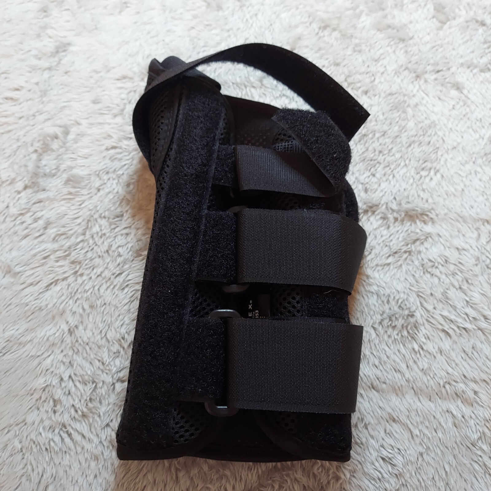 Corflex 8in Ultra Fit Cool Wrist Splint w/ABD Thumb L Right