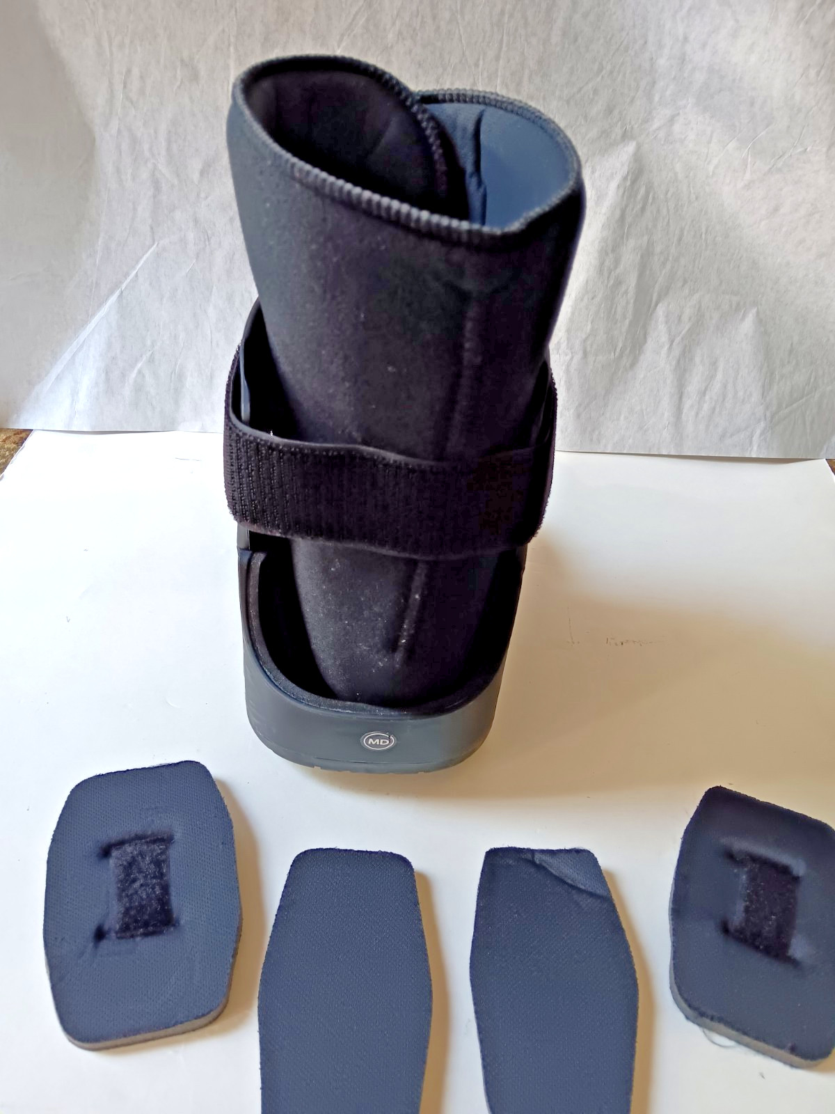 United Ortho USA14015 Short Cam Walker Fracture Boot, Medium, Black Missing Box