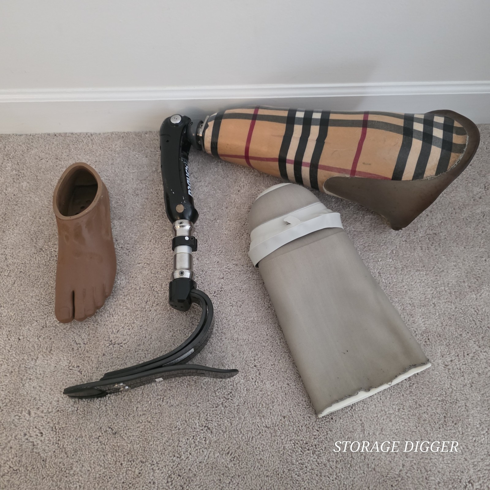 Ossur Pro Flex XC Mauch Prosthetic Left Leg Size 28 Cathegory 4 w/ Shell Sleeve