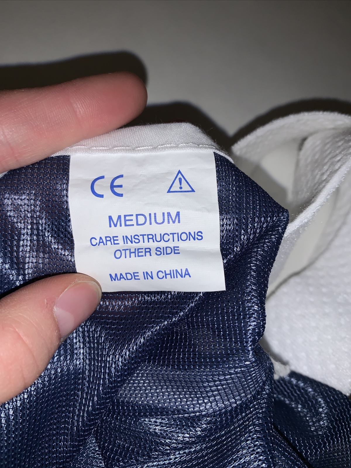 Blue And White Mesh Arm Sling Size Medium Adjustable New