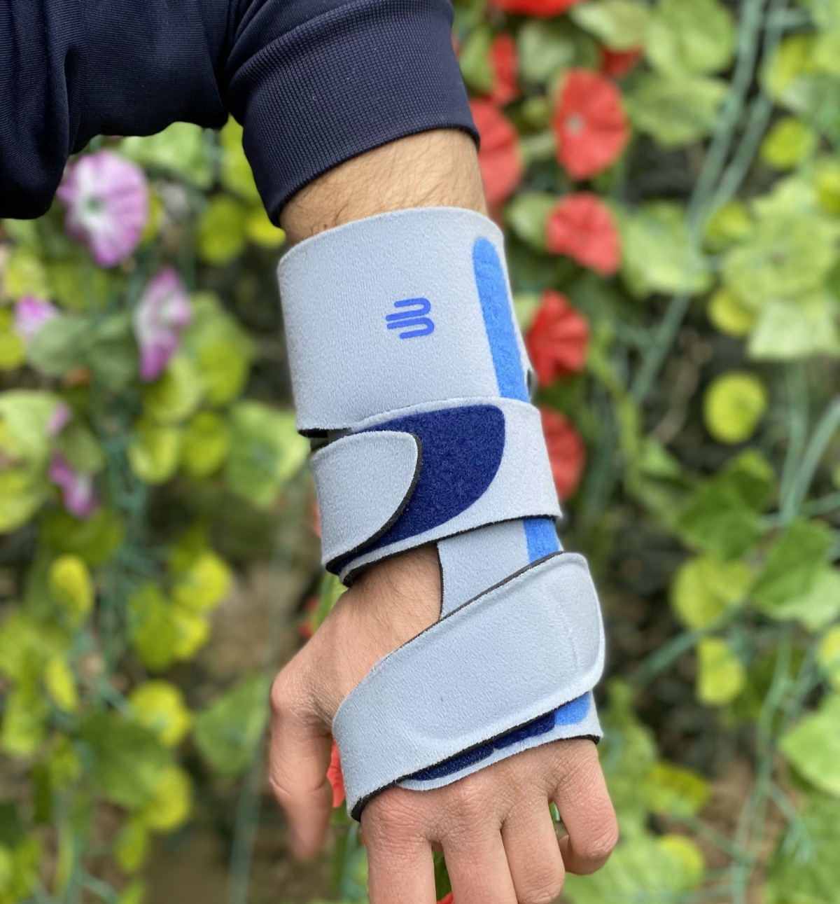 Bauerfeind Manuloc Wrist Stabilizing Support Size 1 Left Carpus Joint