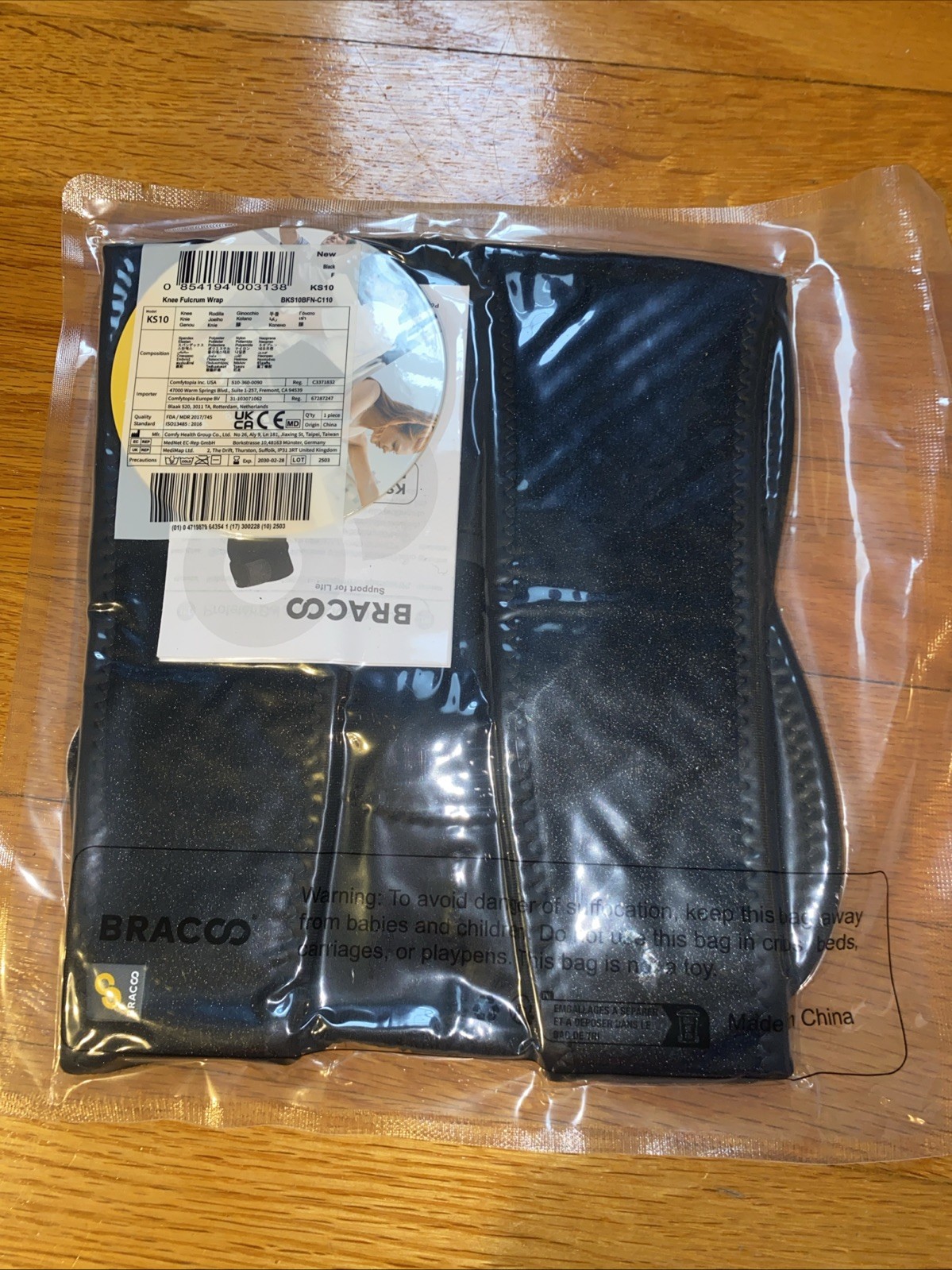 Bracoo 76640 knee Support, Open kneecap Stabilizer with Adjustable Strap