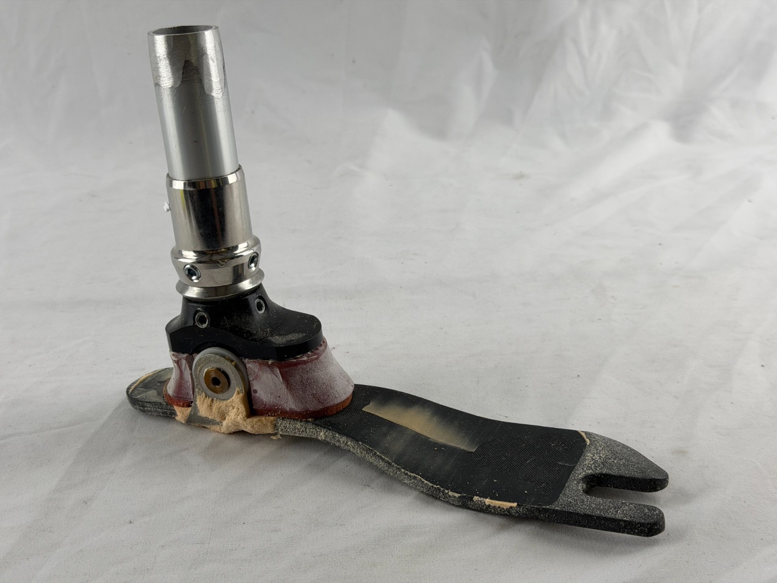 Carbon Fiber Prosthetic Foot & Tube Adapter – Modular Alignment – 136kg/300lbs