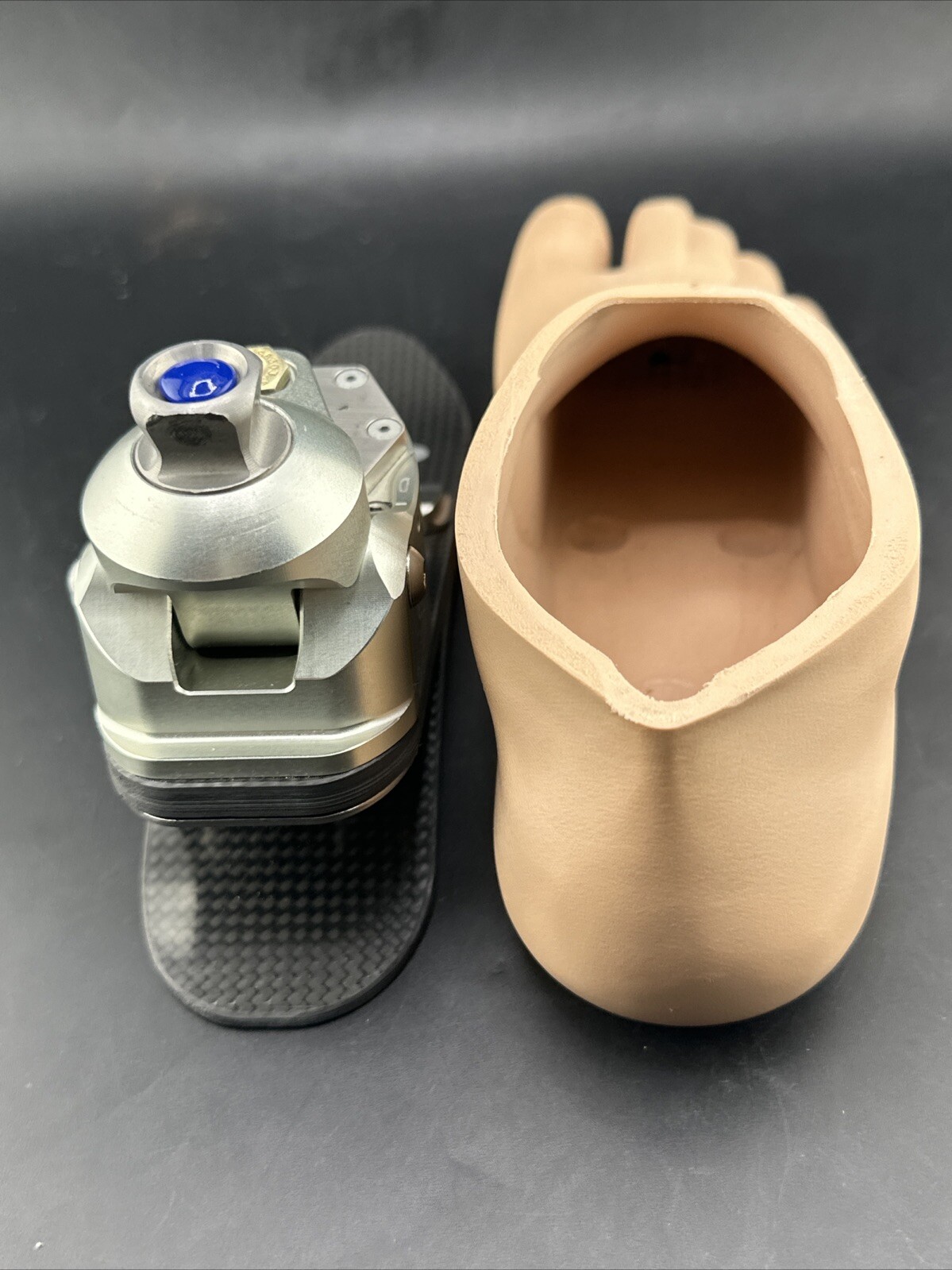 College Park Odyssey K3 Hydraulic Ankle Prosthetic Foot, Right Shell. Size 23.