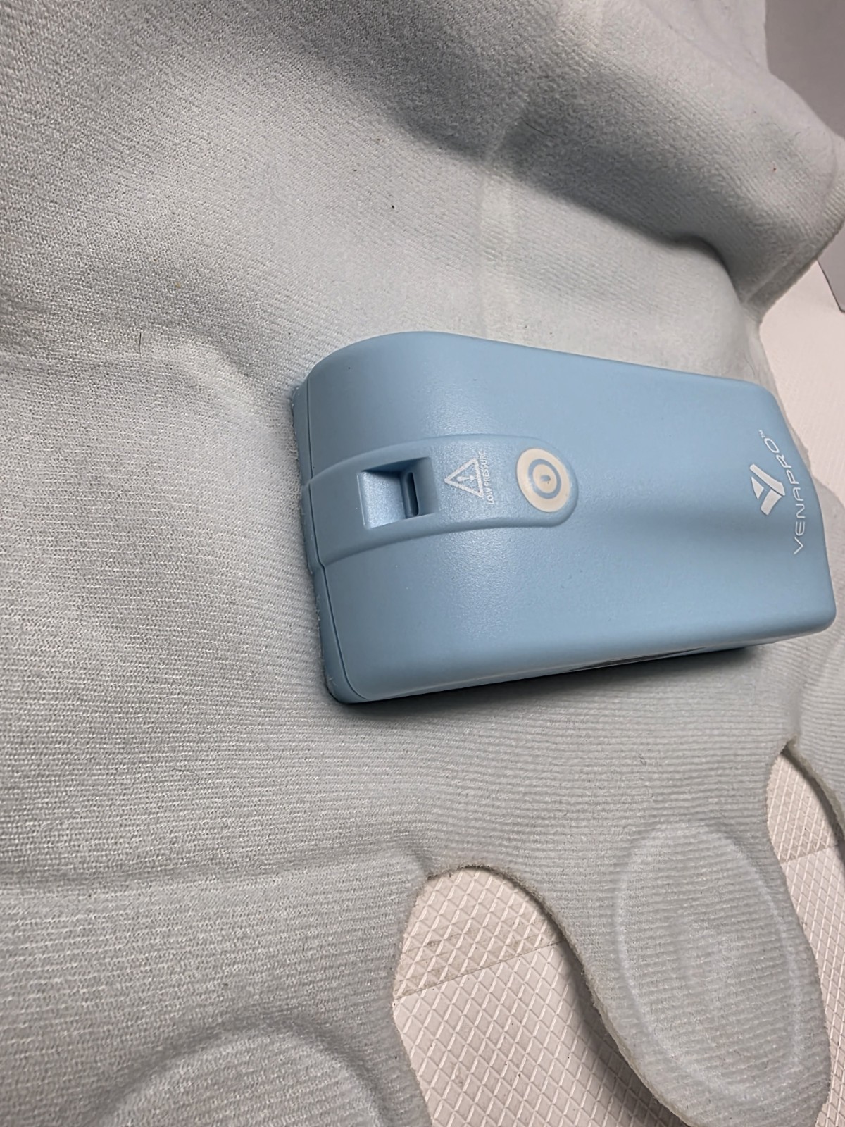 VenaPro Portable DVT Compression Therapy System DJO Global w Sleeves Charger