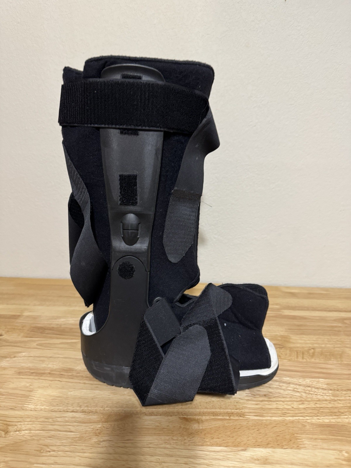 Royce Medical Products Formfit 8″ Thumb Spica Medium Left