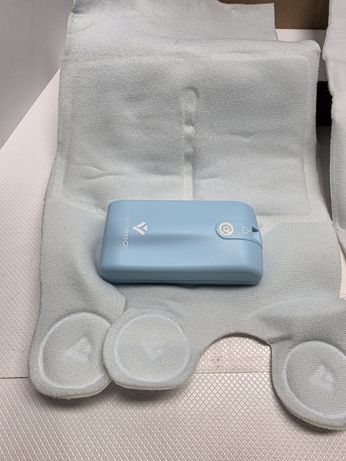 VenaPro Portable DVT Compression Therapy System DJO Global w Sleeves Charger