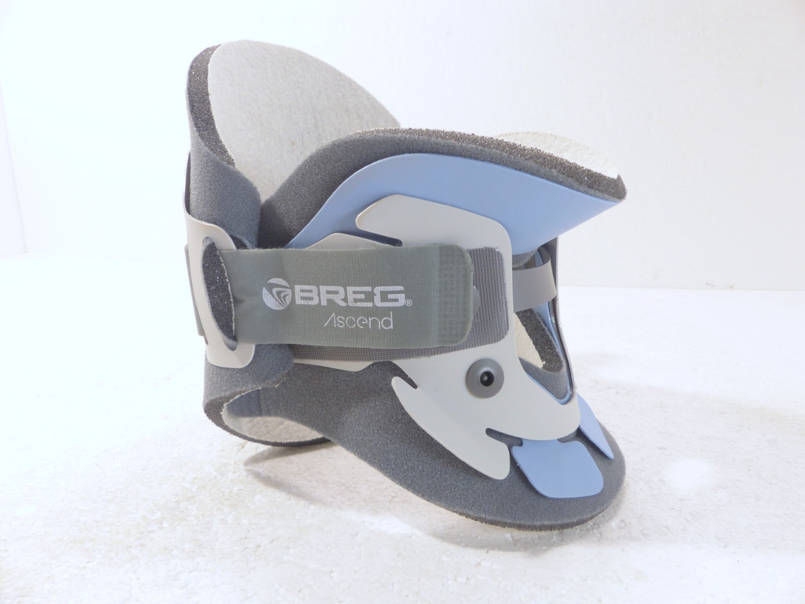 Genuine OEM Breg Ascend L0172 Pediatric Adjustable Padded Collar Neck Brace OSFA