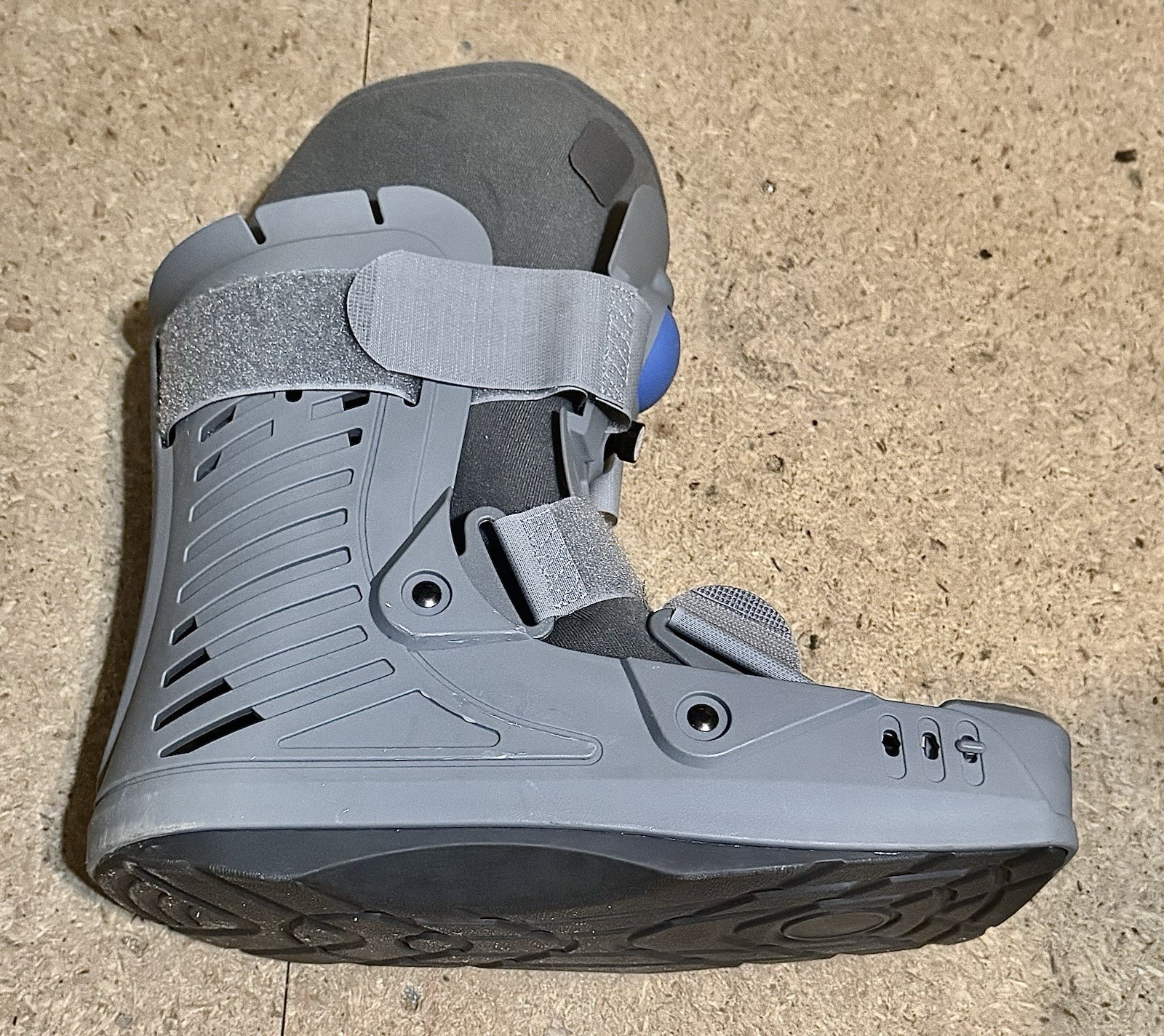 (1) United Ortho USA16117 360 Air Walker Ankle Fracture Boot, Large, Grey