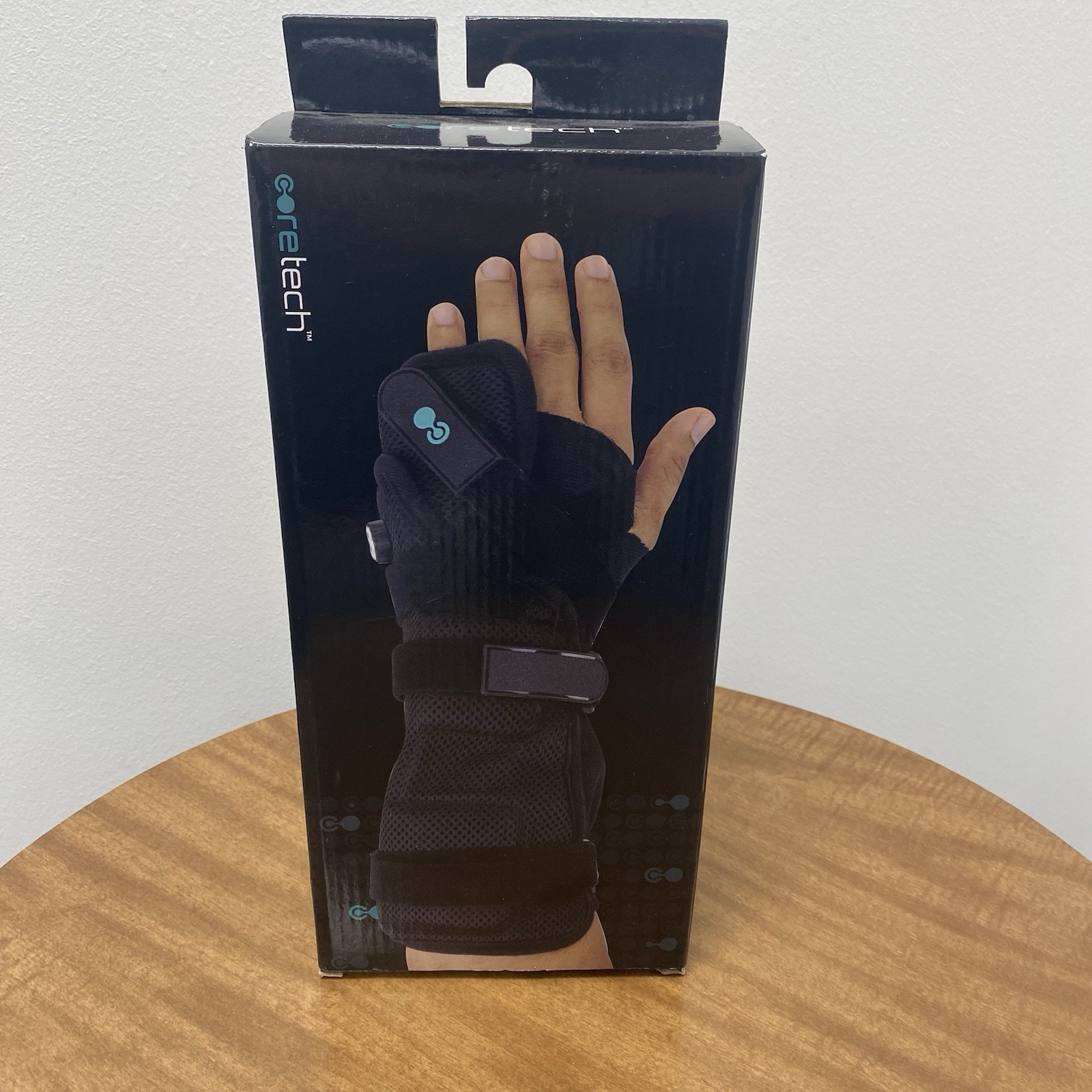 CORETECH 916 Left/Right Universal Wrist Brace – Black