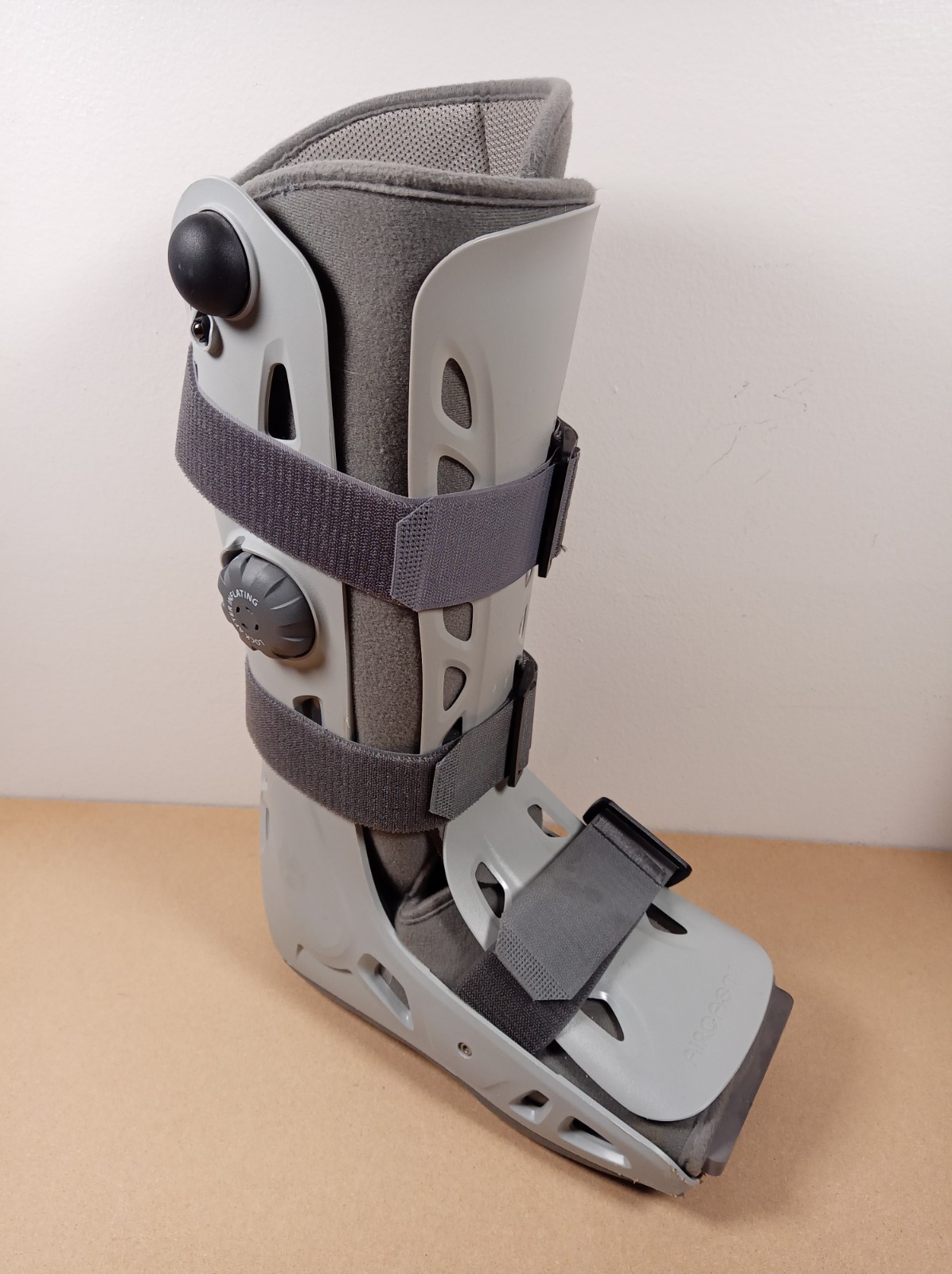 AirCast DJO AirSelect Pump Boot 16-18” Walking Cast Size Large Adjustable Used