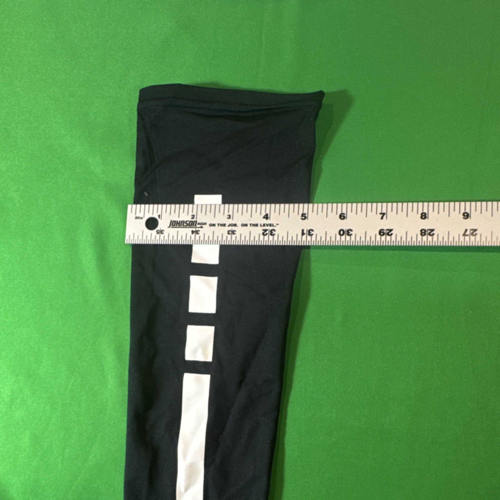 Nike Compression Arm Sleeve L/XL Black White Polyester Spandex Silicone