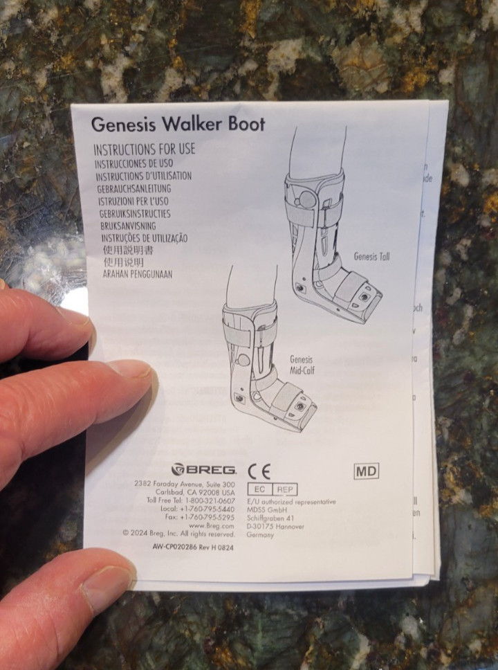 Berg Genesis Walking Boot (Medium) (Tall) with air support