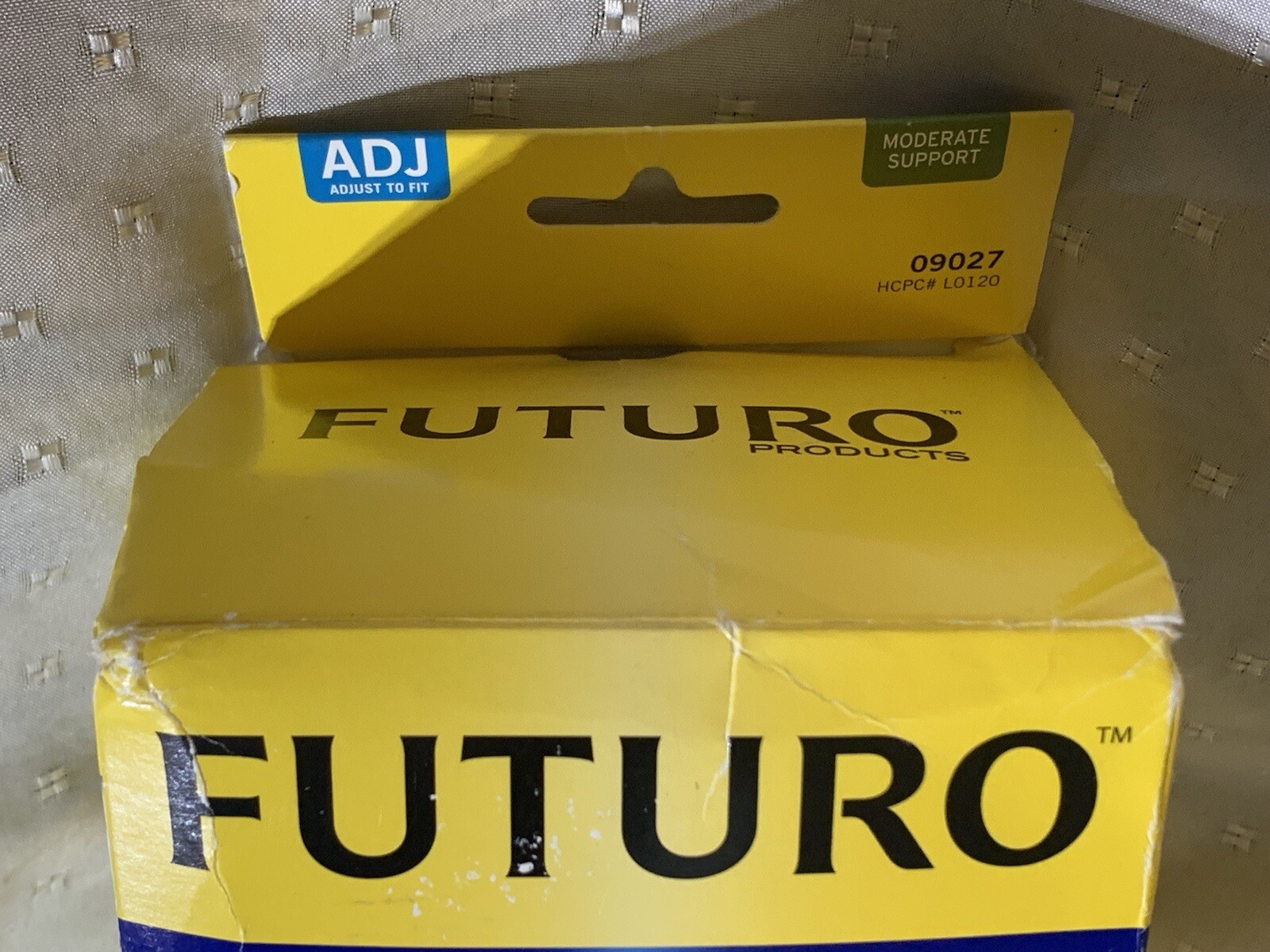FUTURO Soft Cervical Collar Neck Custom Adjust. Fit Moderate Support 09027