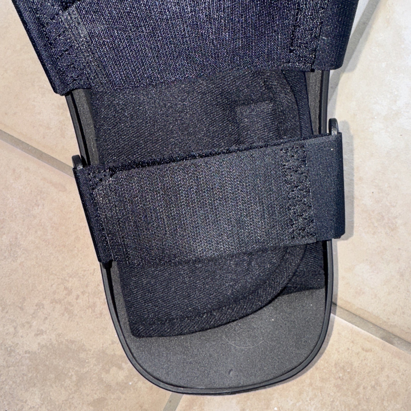 United Ortho USA14111 Short Air Cam Walker Fracture Boot, Size Large, Black