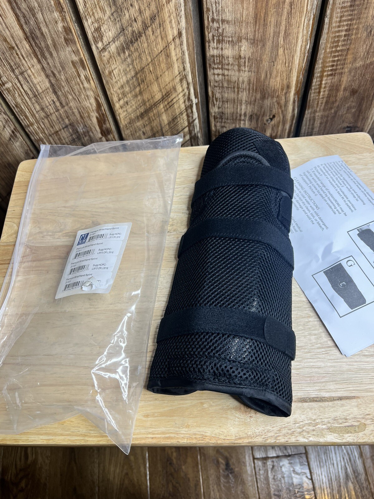 Comfortland Premium Wrist Hand Splint 31-501 Universal Right Left