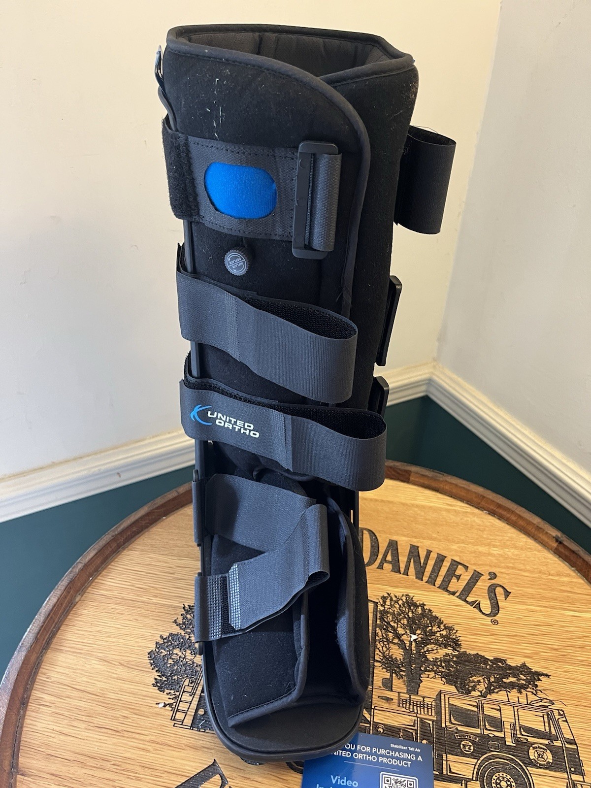 United Ortho Air Cam Walker Fracture Boot, Black, Size Medium