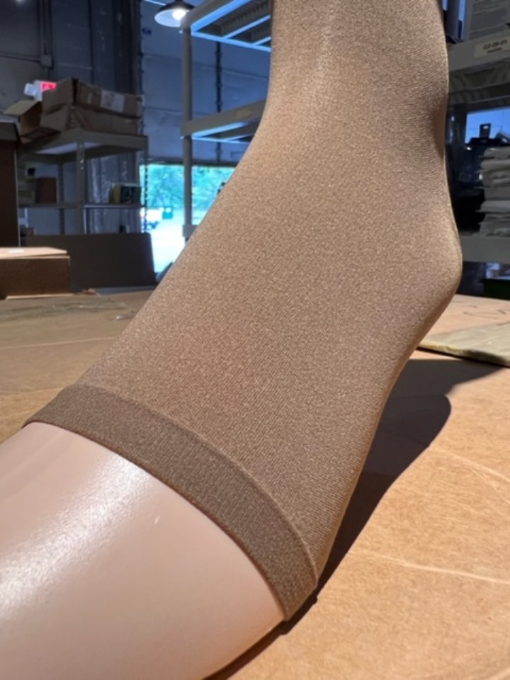 Activa Complements 20-30 mmHg Sheer Knee High, XXL – Open Toe – Cocoa