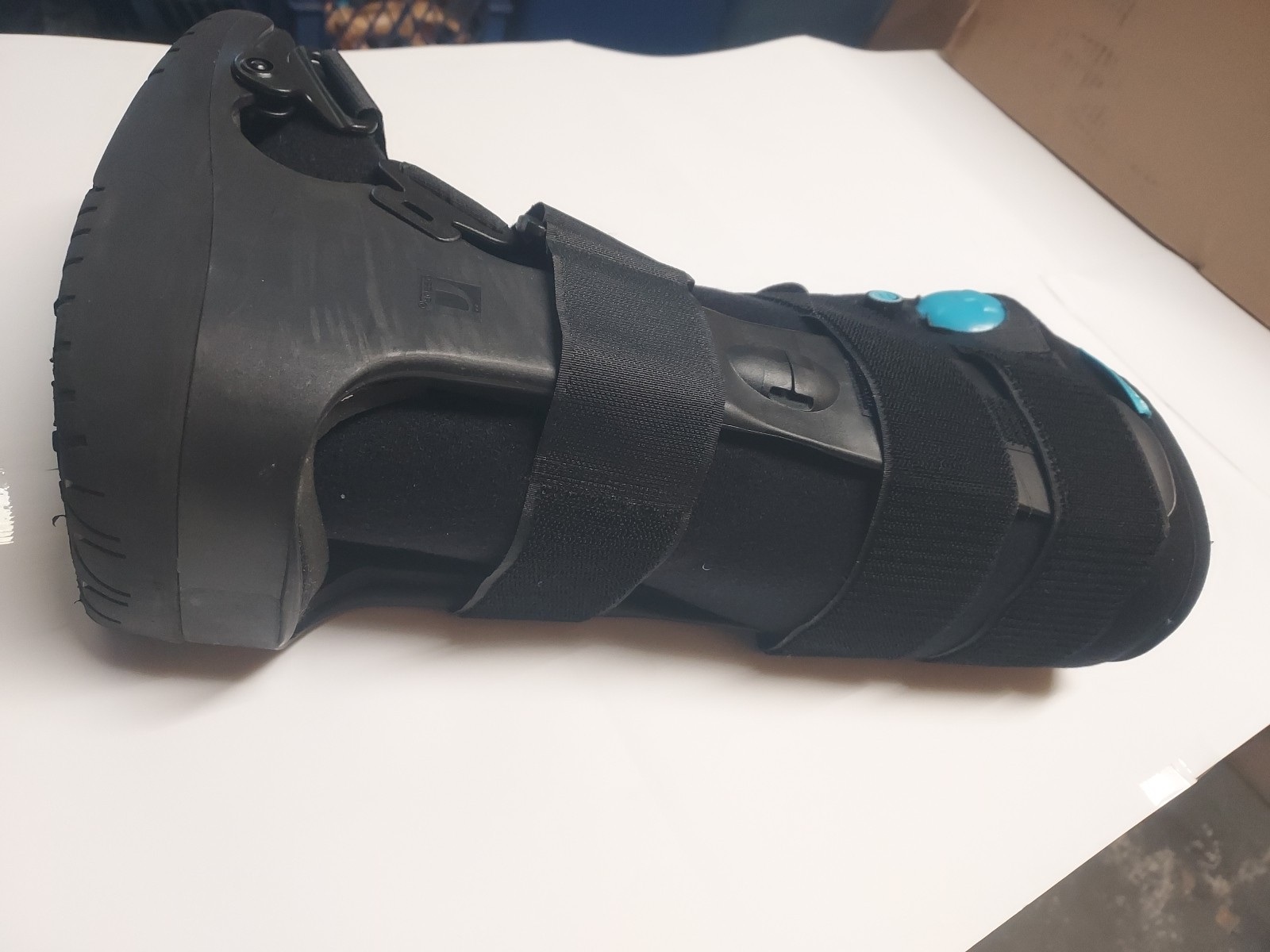 Ossur Form Fit Walking Medical Boot X-small Kids Used