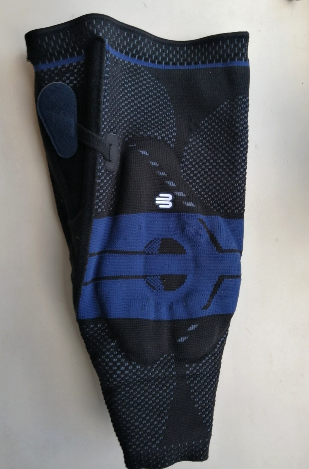 Bauerfeind Genutrain P3 Knee Brace Size 6 Left Size XXL Knee Support Black
