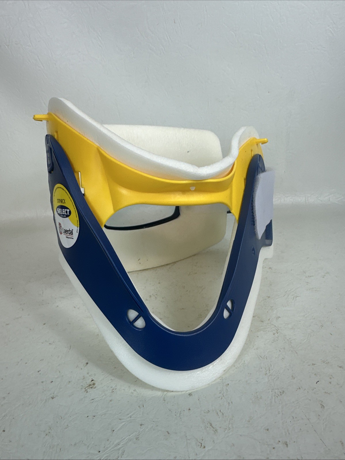 Stifneck Select Cervical Collar Adjustable Preformed Extrication Adult, Laerdal
