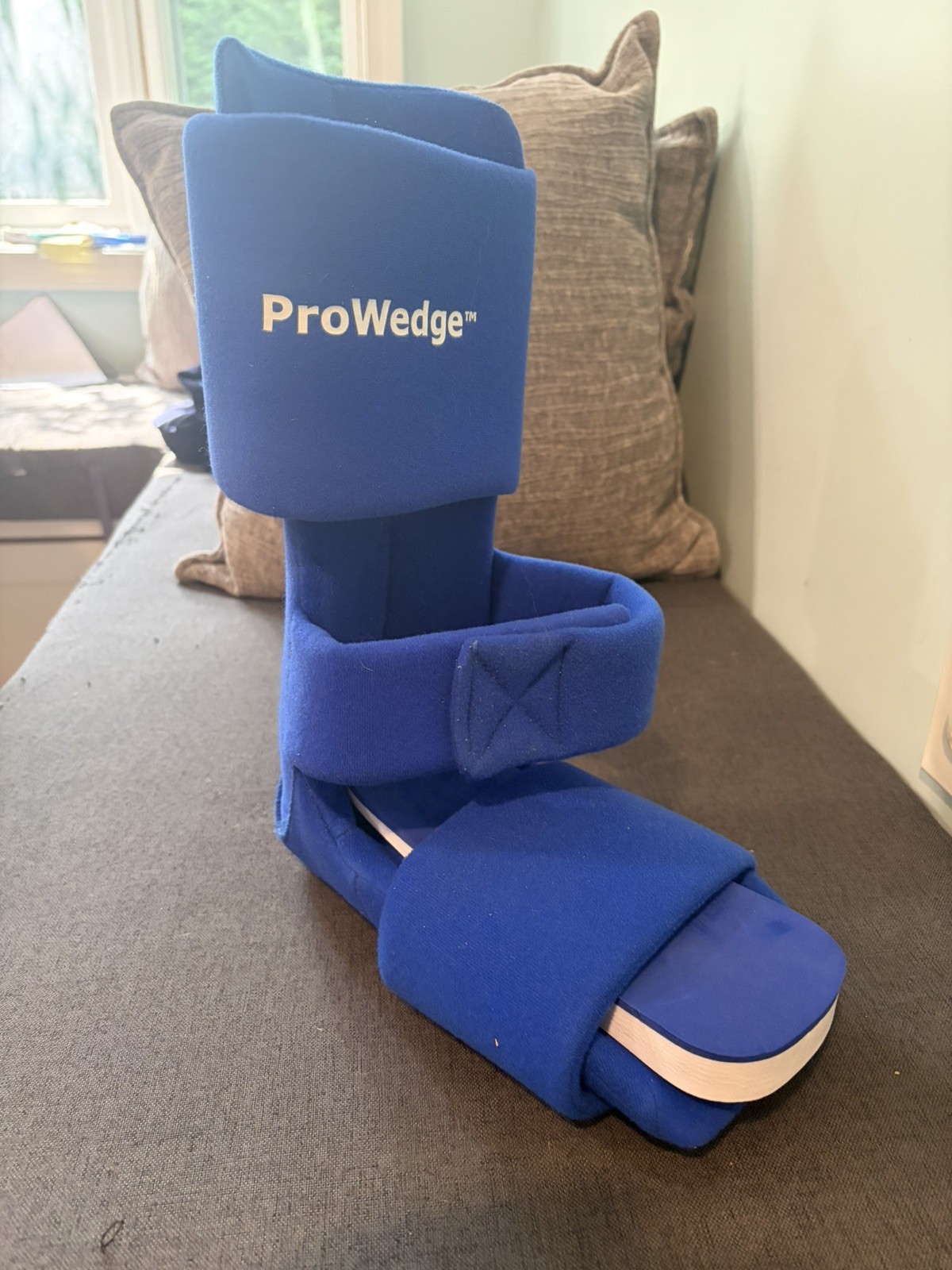 ProWedge Night Splint Orthotic Boot Blue Medium Size