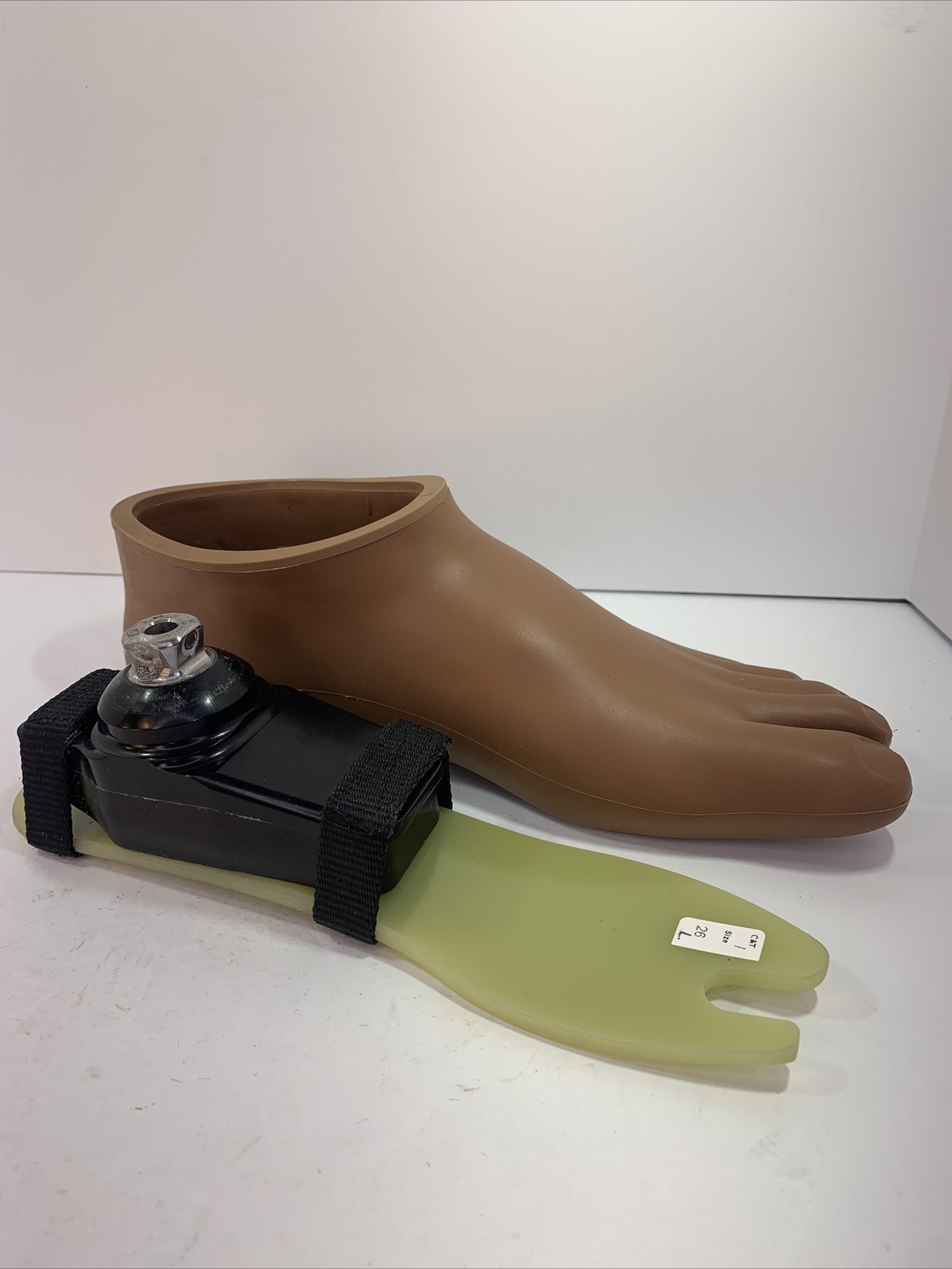 ossur Left k2 sensation prosthetic foot. category 1. size 26