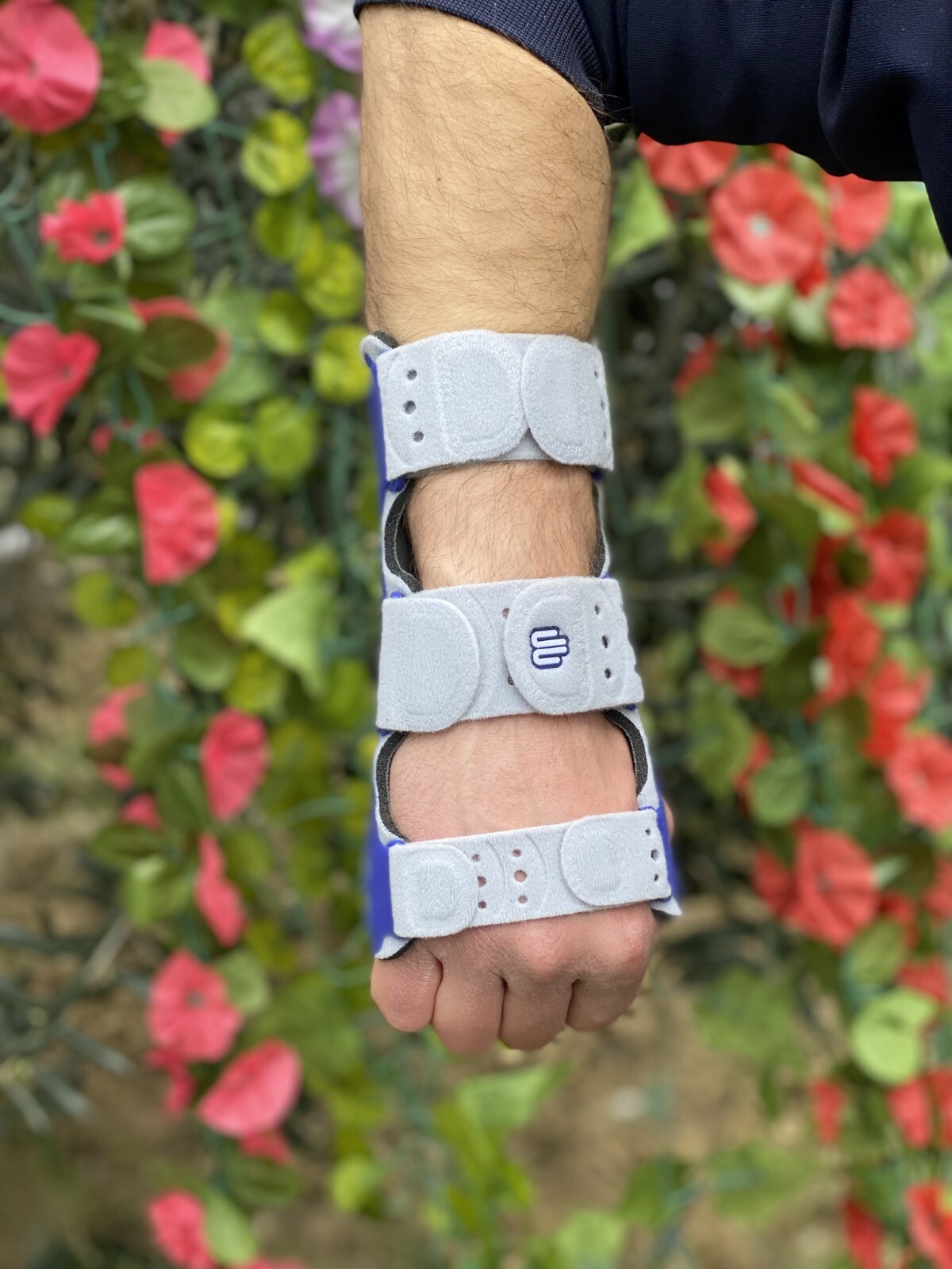 Bauerfeind Manuloc Wrist Stabilizing Support Size 1 Right Or Left Carpus Joint