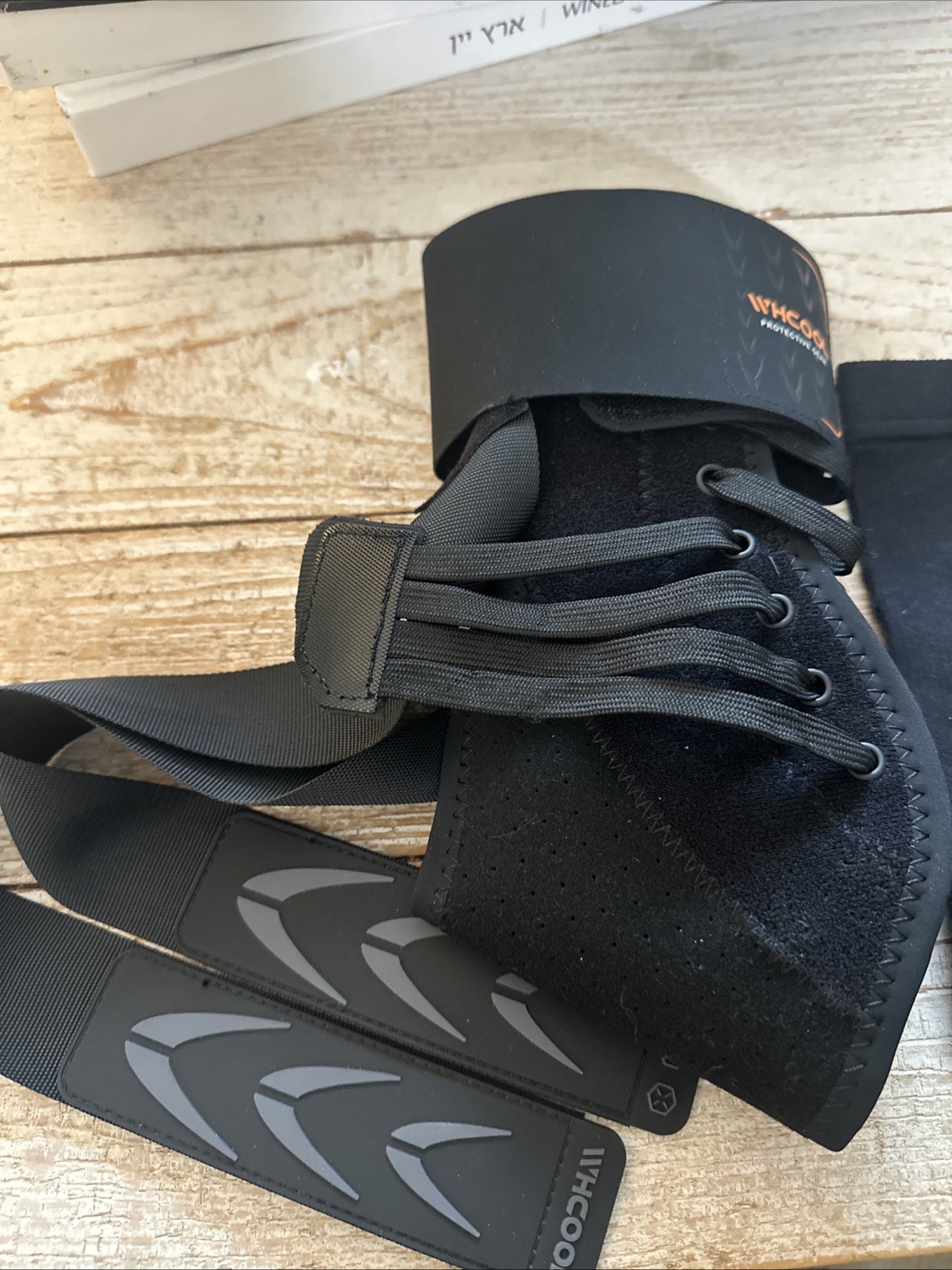 Slim-Fit Ankle Brace for Sprained Ankle, Quick Lace Up Ankle Unisex Size M