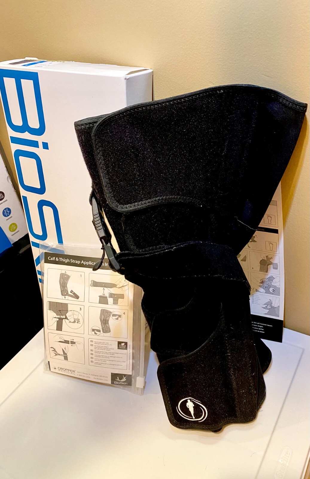 BioSkin Crossfire OA Knee Brace Size Large Left Leg Medial Right Leg Lateral