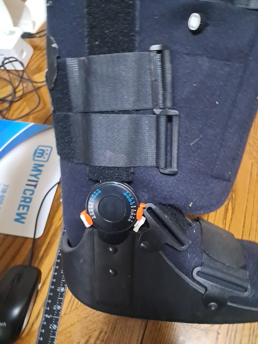 Black compression Size M Boot (Fracture) Pump And Traction Control. Used
