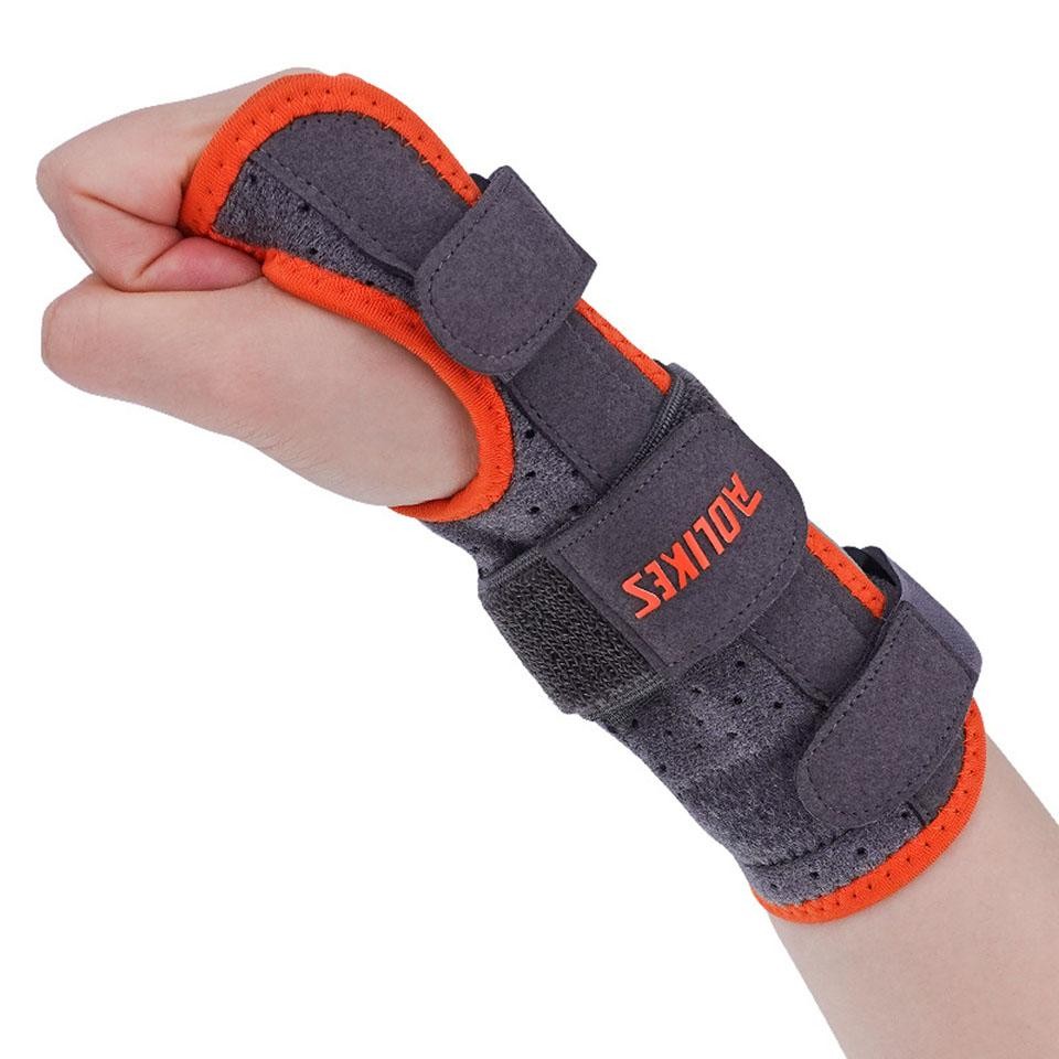 Aolikes 1pcs New Wrist Brace Carpal Tunnel for Women Men, Adjustable Night Sleep