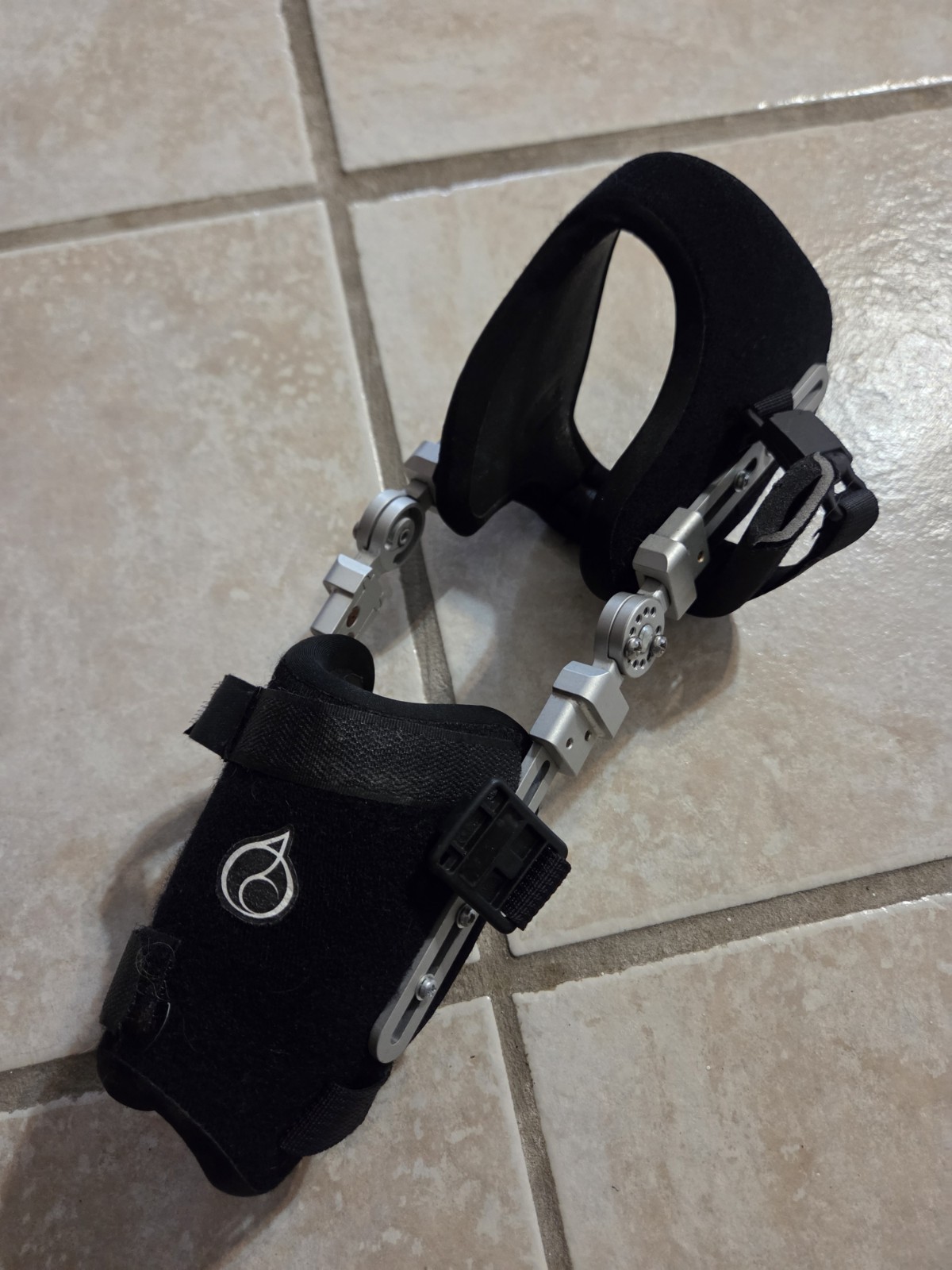 Pediatric Adjustable Post-Operative Pin Knee Brace Unknown Size
