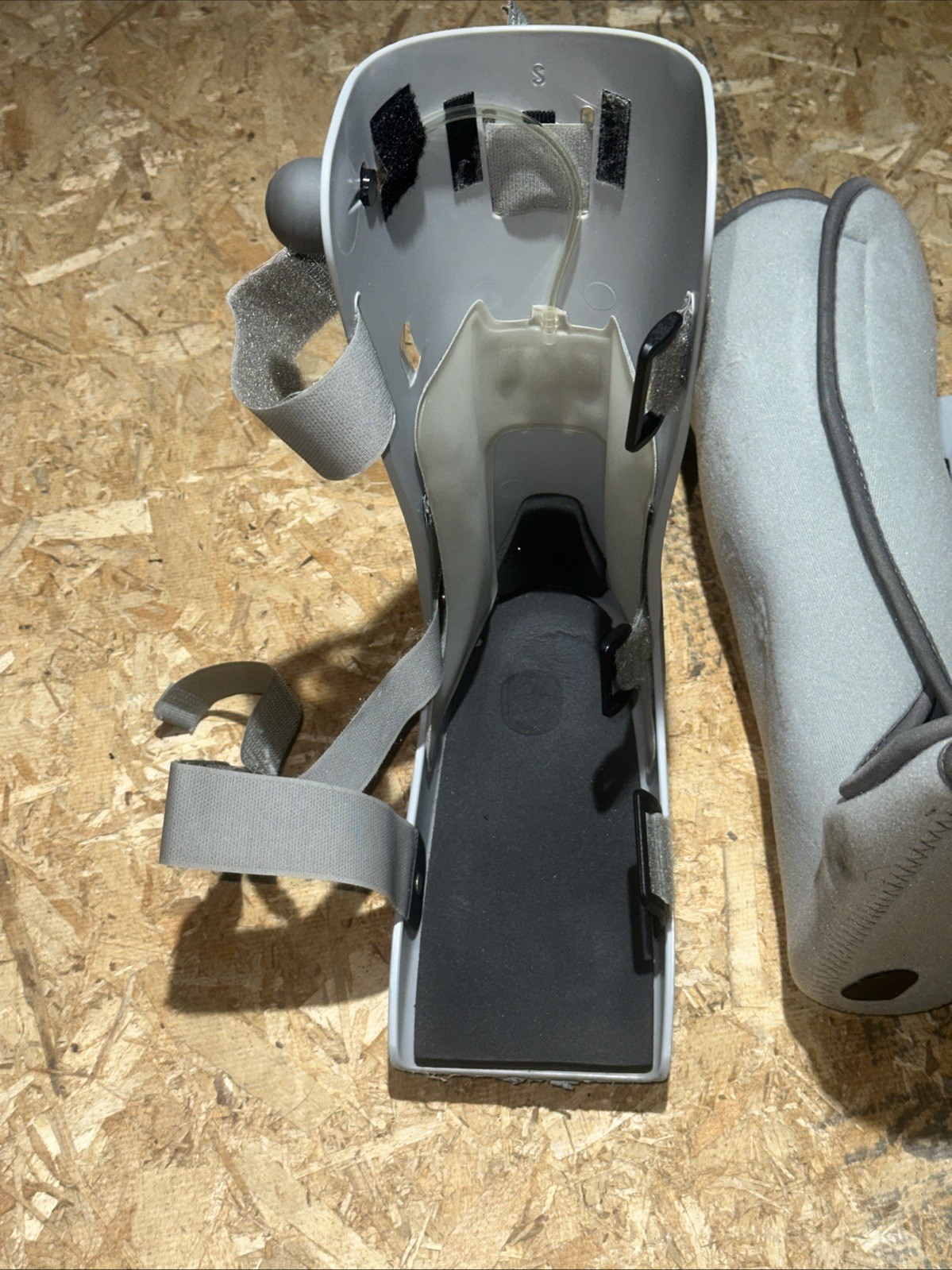 Breg Genesis Mid-Calf Full Shell Walker-Medium-Gray-Air Pump Support-EUC