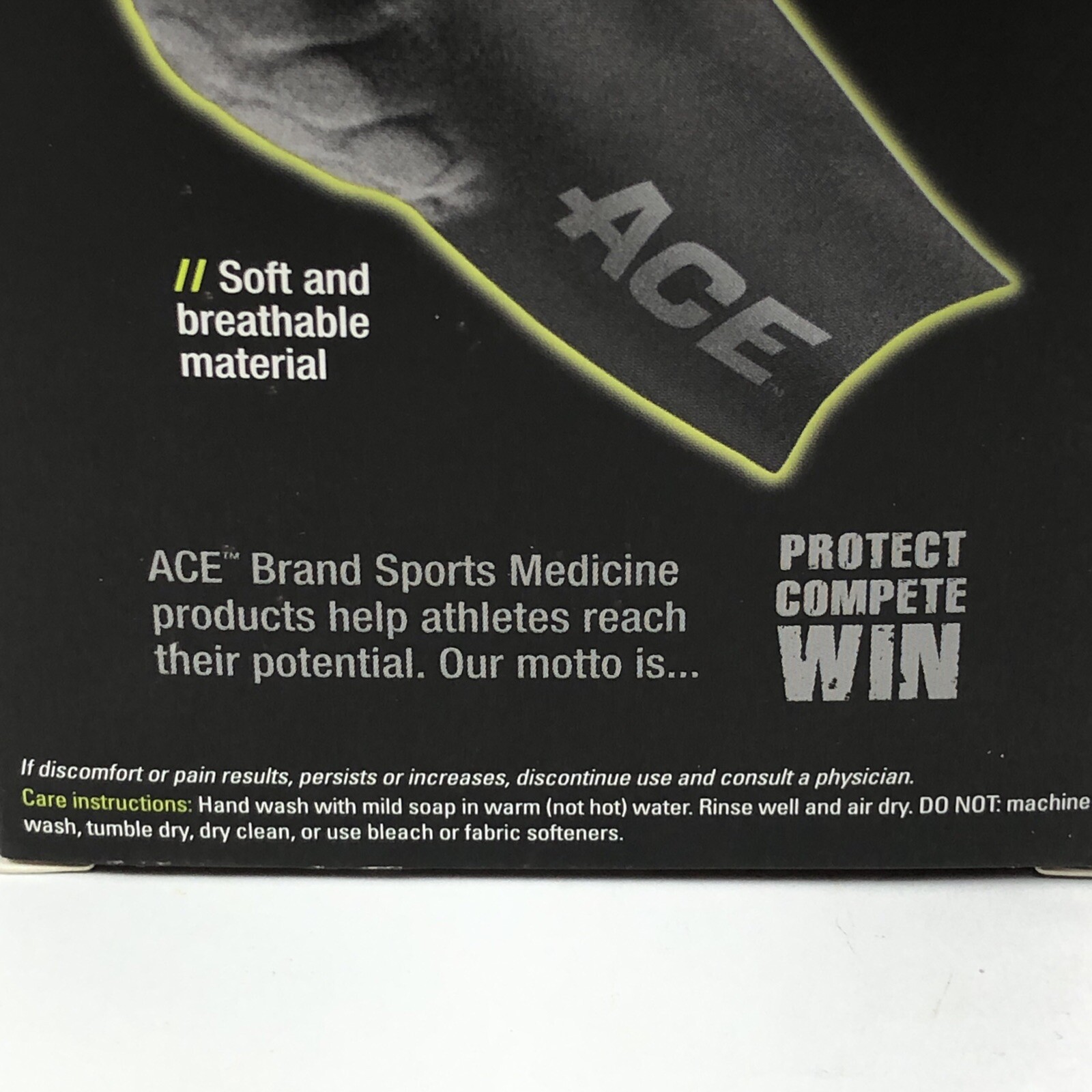 ACE Compression Elbow Sleeve with Pad Abrasion Protection Size SM/M Mild Support
