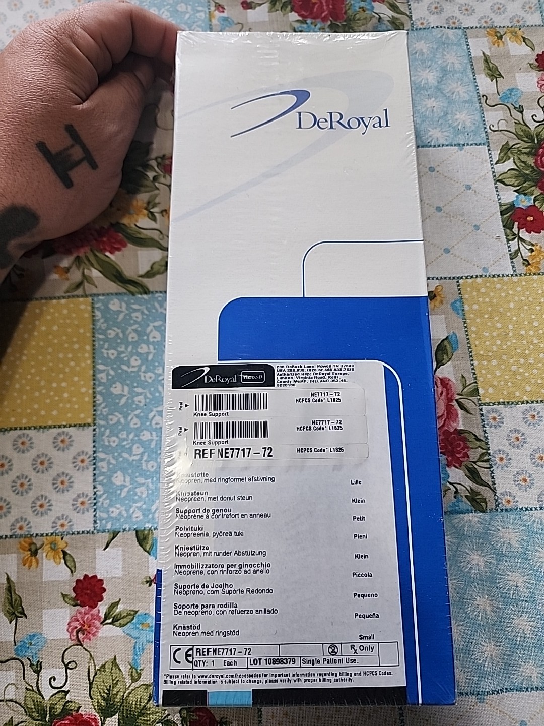 DeRoyal Knee Support Neoprene With Trimmable Donut Buttress Small Full Length
