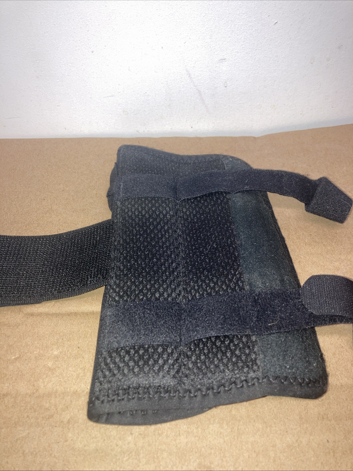 BraceUP Carpal Tunnel Wrist Brace for Men and Women Metal Splint for Left Hand